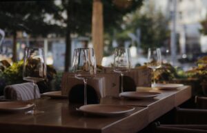 LET’S BE HONEST, CUSTOMERS NOTICE EVERYTHING IN RESTAURANTS!